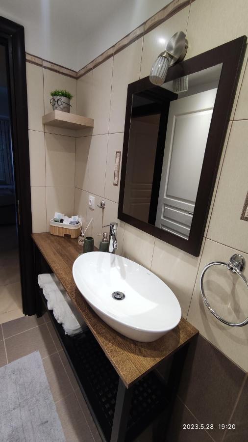 Urbi Garden Διαμέρισμα Αρτέμιδα Εξωτερικό φωτογραφία